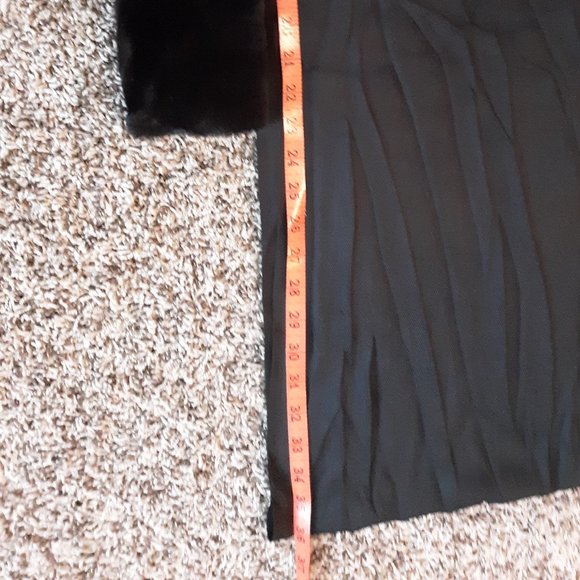 Cute 2 in 1 Scarf Black w/ Faux Fur EUC - Picture 13 of 14